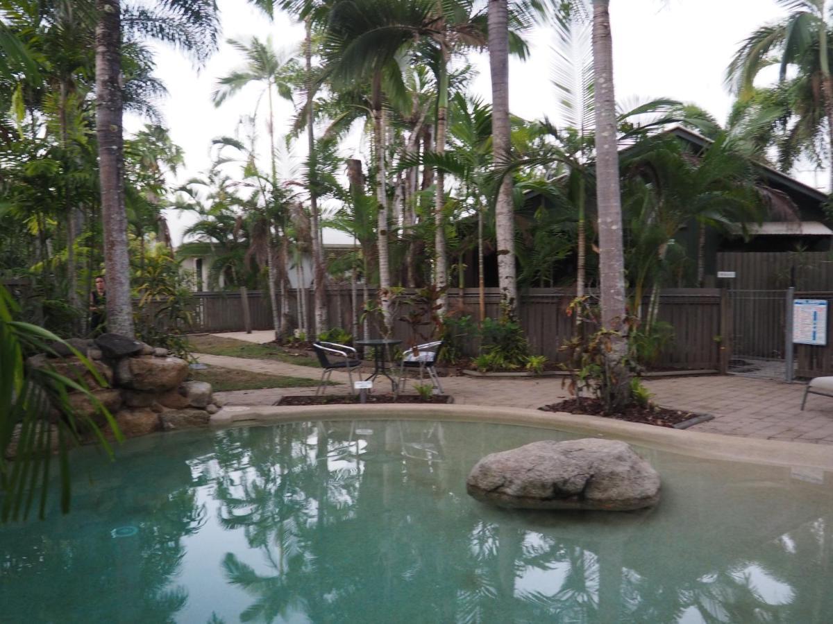 Cassawong Cottages Mission Beach Bagian luar foto