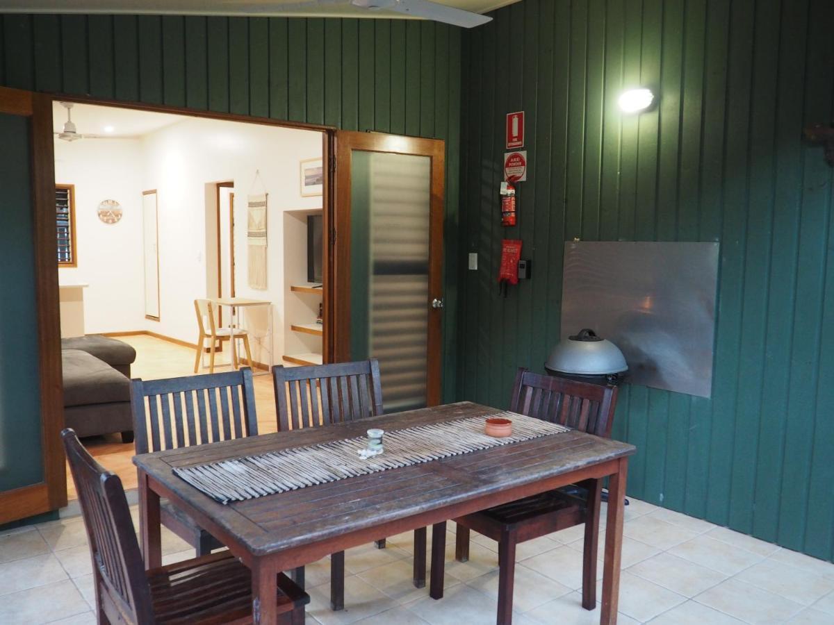 Cassawong Cottages Mission Beach Bagian luar foto