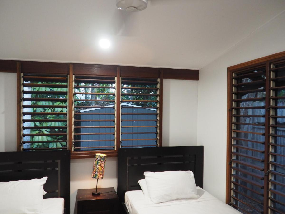 Cassawong Cottages Mission Beach Bagian luar foto