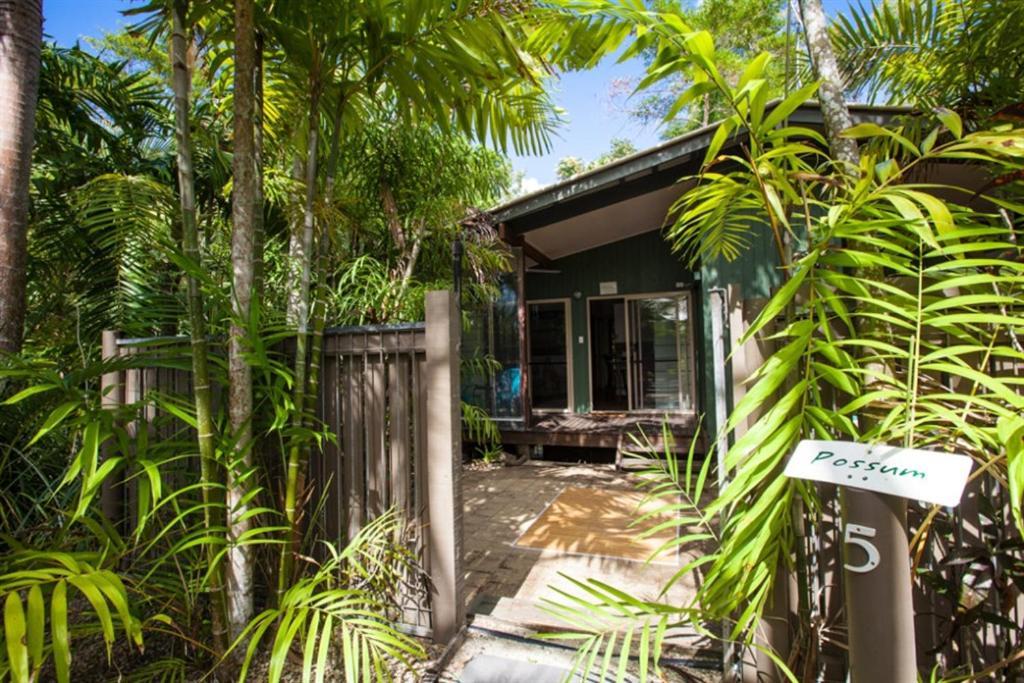 Cassawong Cottages Mission Beach Bagian luar foto